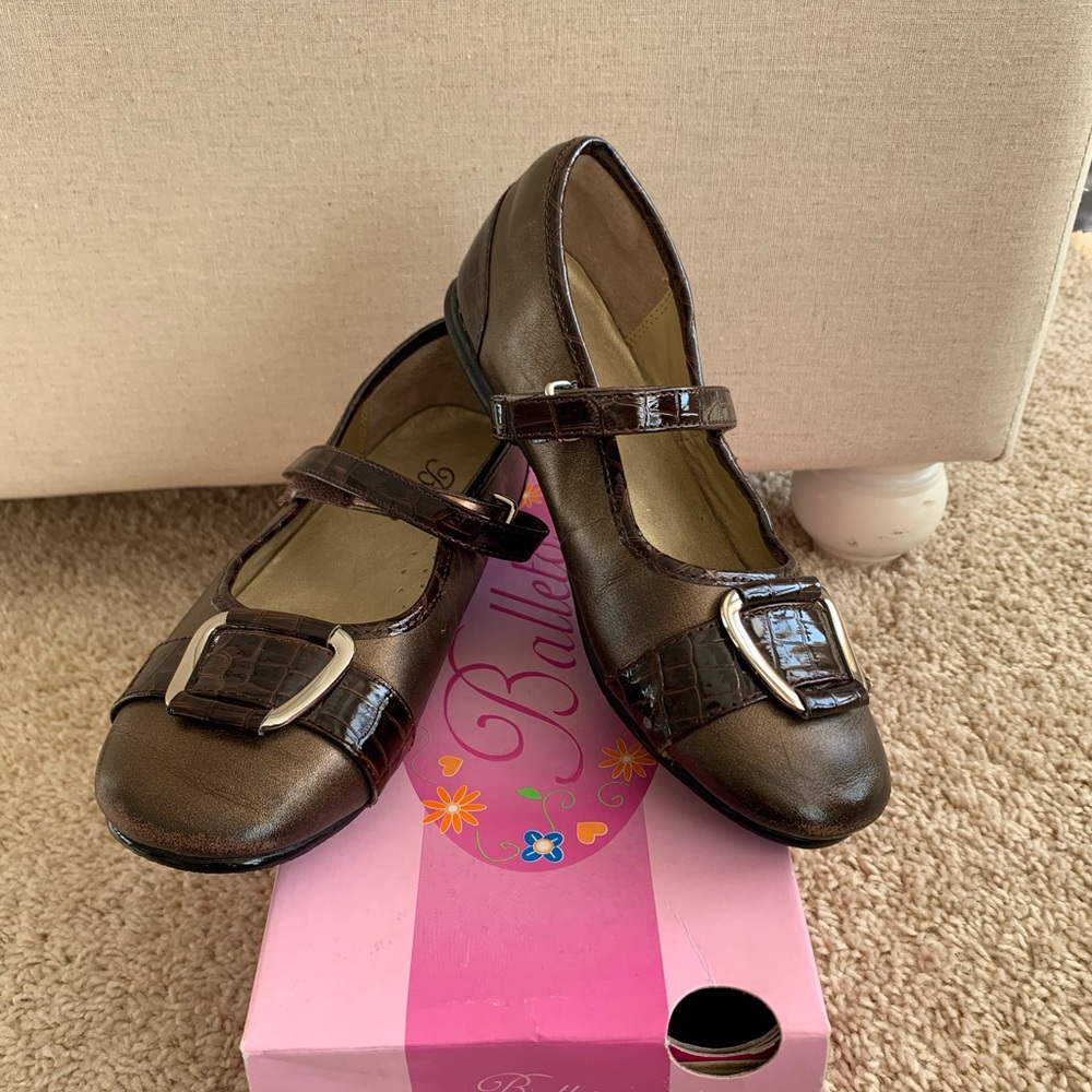 Balleto by Jumping Jacks Mary Jane Shoes.  Girls Size 1 1/2